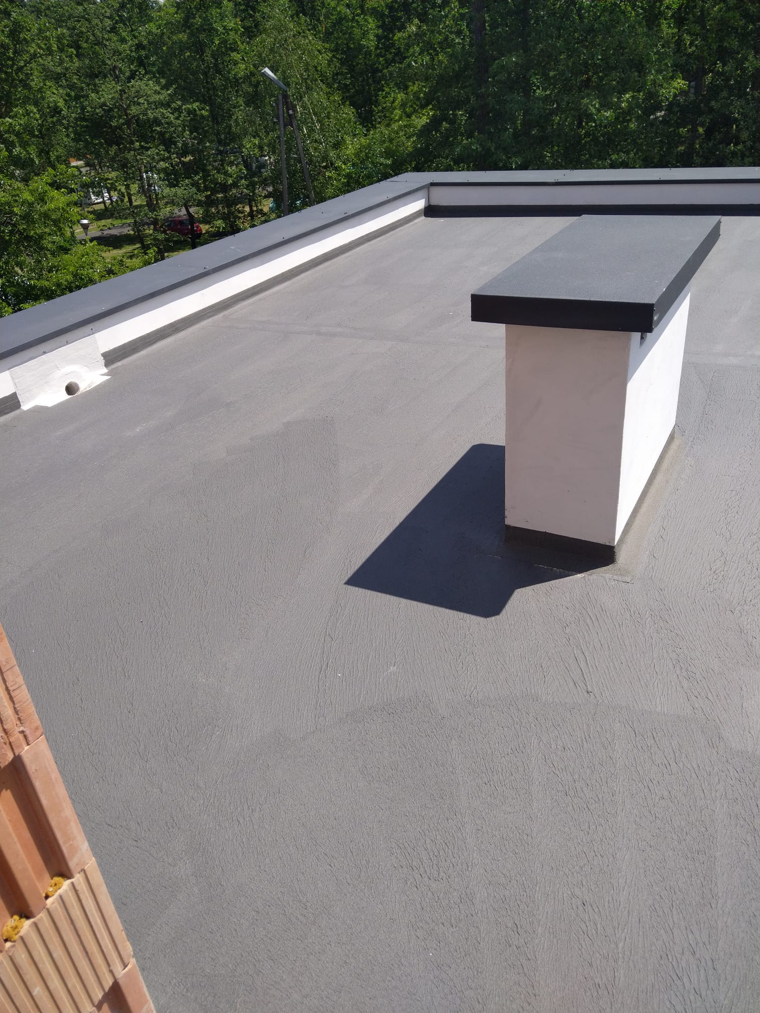 Uszczelniony dach płaski